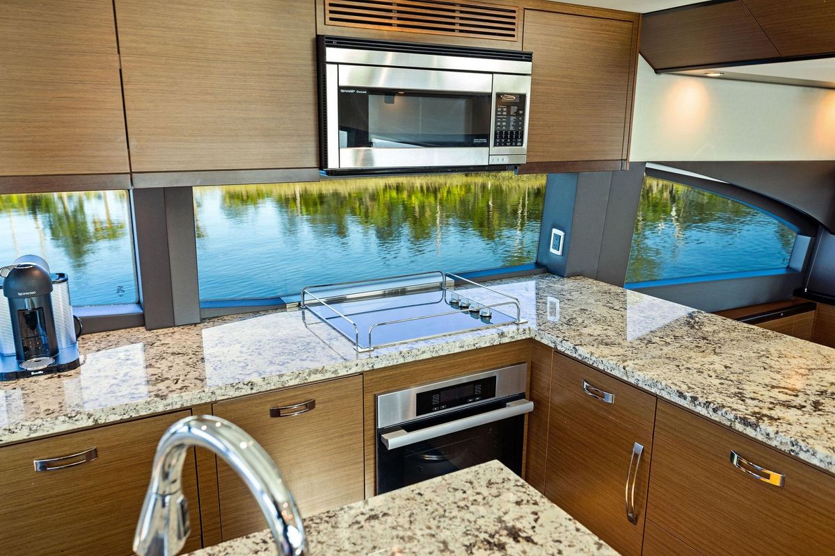 2016 Hatteras 60 