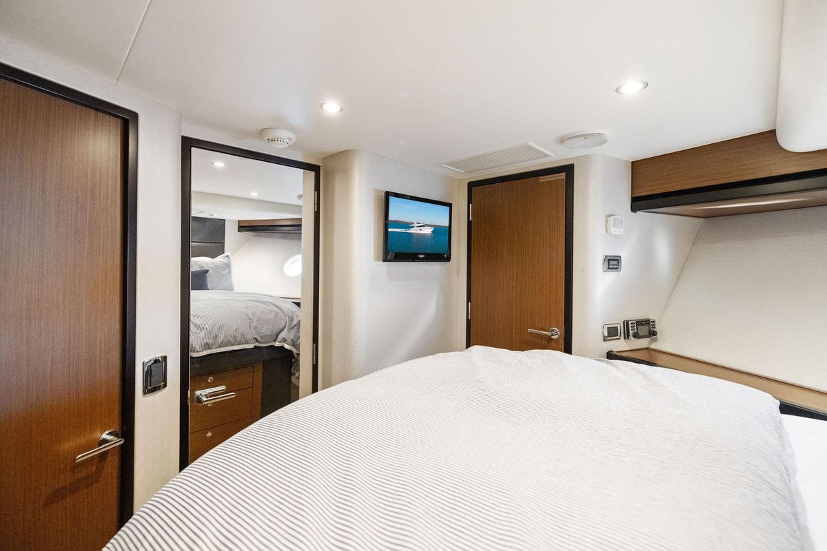 2016 Hatteras 60 