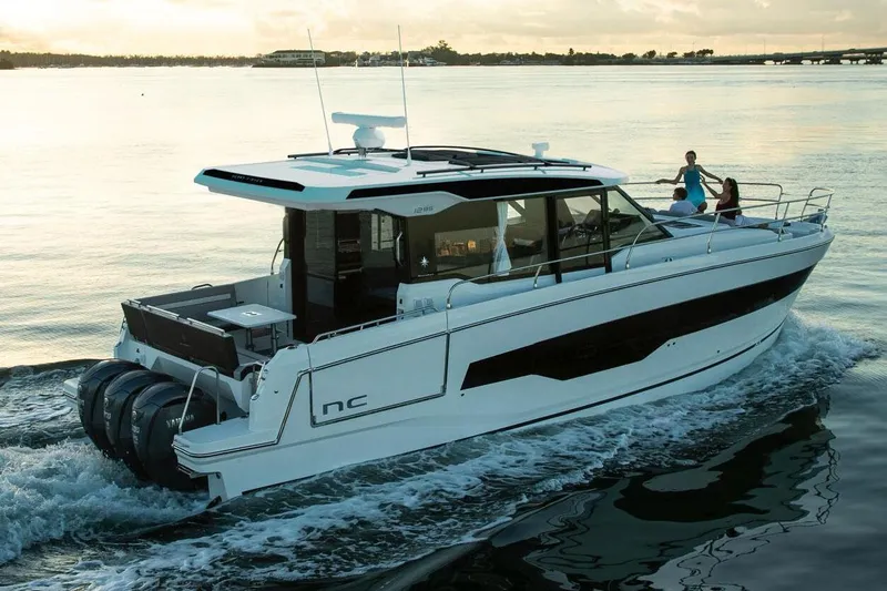  Yacht Photos Pics Manufacturer Provided Image