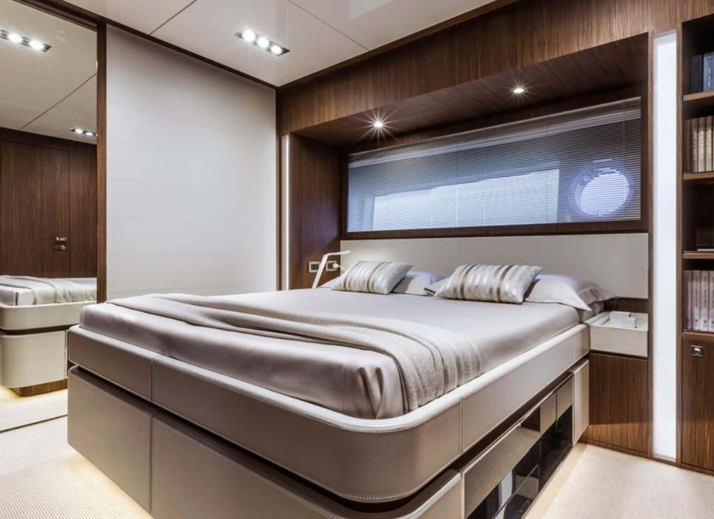 2017 Riva 87 