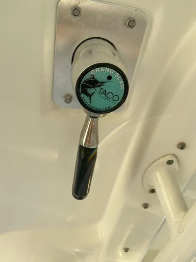 Endless Summer Yacht Photos Pics Taco Grand Slam lever on 2014 Boston Whaler 320 Outrage.