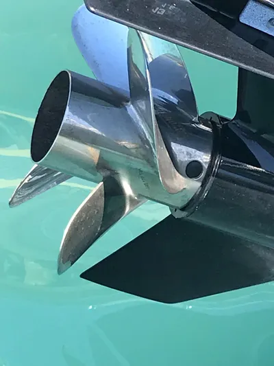 Endless Summer Yacht Photos Pics Close-up of a 2014 Boston Whaler 320 Outrage propeller.
