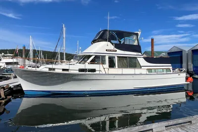 Tollycraft 48 Cockpit Motor Yacht