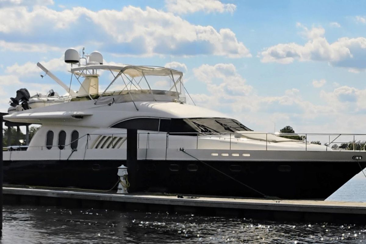2001 Viking Princess 72 
