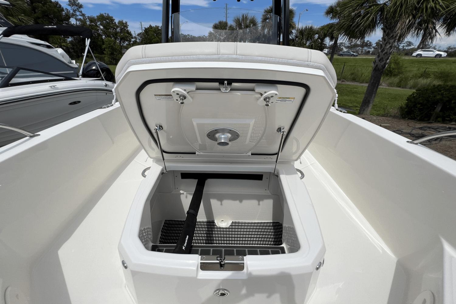 2024 Boston Whaler 250 Dauntless Centre Console For Sale YachtWorld   9004853 951254696 0 130920231228 13 