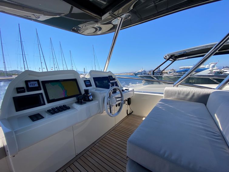 2020-66-monte-carlo-yachts-mcy-66