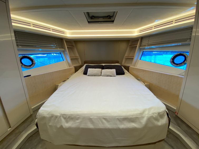 2020-66-monte-carlo-yachts-mcy-66