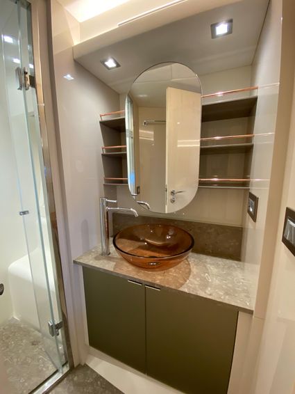 2020-66-monte-carlo-yachts-mcy-66
