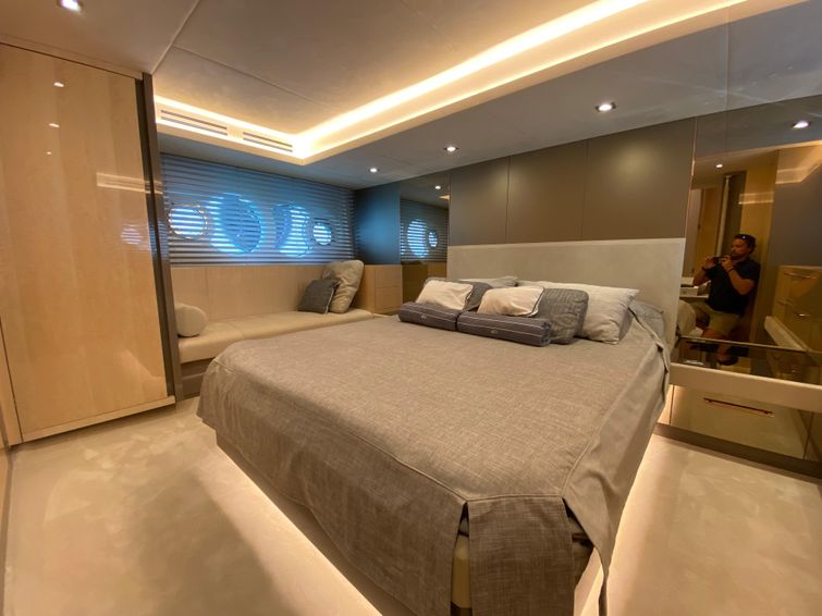 2020-66-monte-carlo-yachts-mcy-66