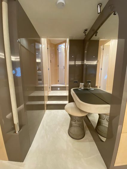 2020-66-monte-carlo-yachts-mcy-66