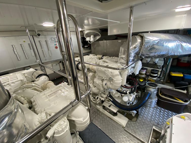 2020-66-monte-carlo-yachts-mcy-66