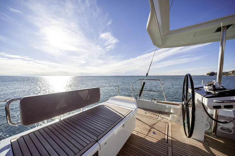 Ana Maria III Yacht Photos Pics www.globe-sailing.com