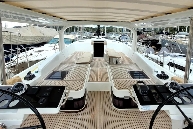 Ana Maria III Yacht Photos Pics Jeanneau Yachts 65 - www.globe-sailing.com