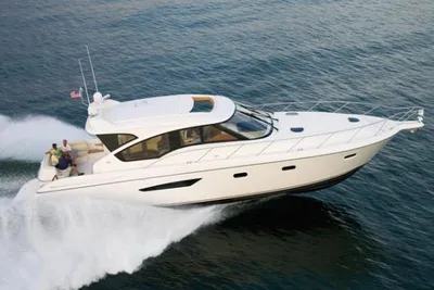 Tiara Yachts 5800 Sovran