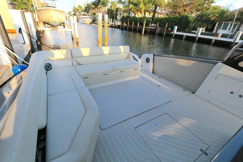 Sapore Di Mare Yacht Photos Pics Luxurious 2022 Azimut 47 VERVE yacht deck with spacious seating and elegant design.