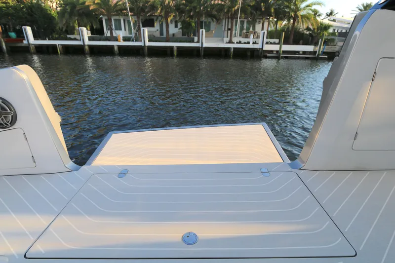 Sapore Di Mare Yacht Photos Pics Azimut 47 VERVE 2022 yacht's rear deck with waterfront view.