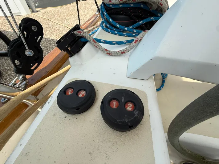 Chapter 9 Yacht Photos Pics Sailboat deck controls on a 2012 Tartan 4000, featuring ropes and pulleys.