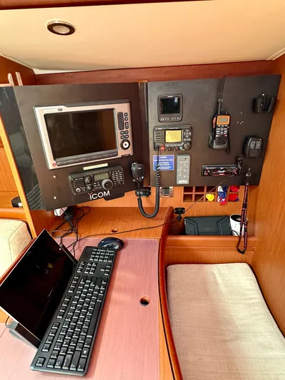 Après Yacht Photos Pics Navigation and communication equipment on a 2010 Beneteau 57 yacht.