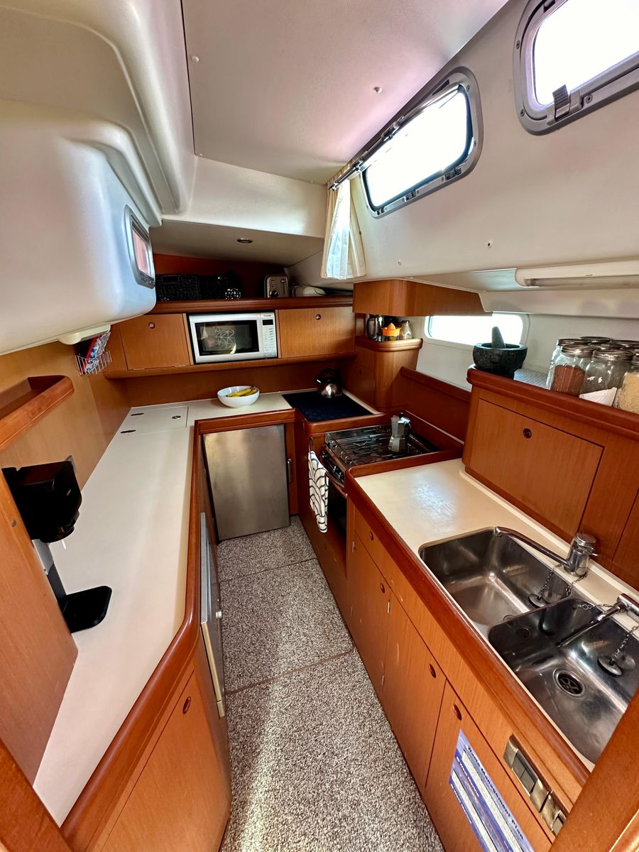 2010 Beneteau 59 