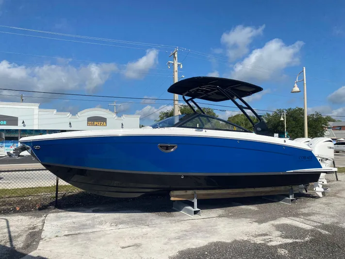  Yacht Photos Pics 2025 Cobalt R8 Ob - Image 1