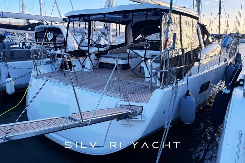  Yacht Photos Pics Jeanneau 65 usato - passerella idraulica