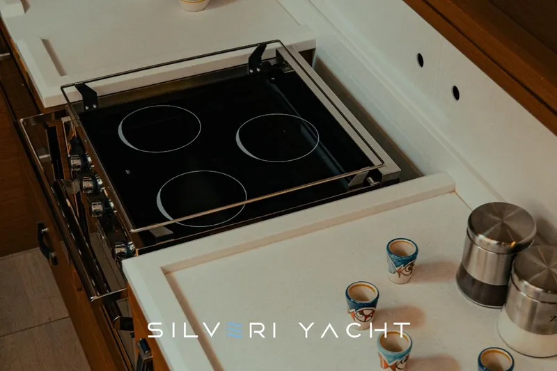  Yacht Photos Pics Jeanneau 65 usato - salone