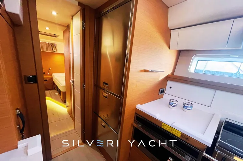  Yacht Photos Pics Jeanneau 65 usato - salone