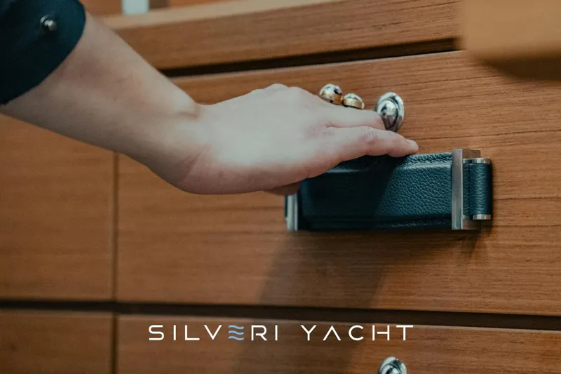  Yacht Photos Pics Jeanneau 65 usato