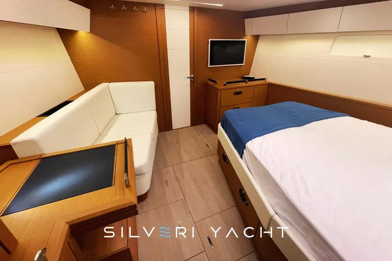  Yacht Photos Pics Jeanneau 65 usato - owner's cabin