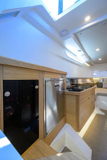 Sea Nn Me III Yacht Photos Pics 2024 Nimbus C-11 - cabin