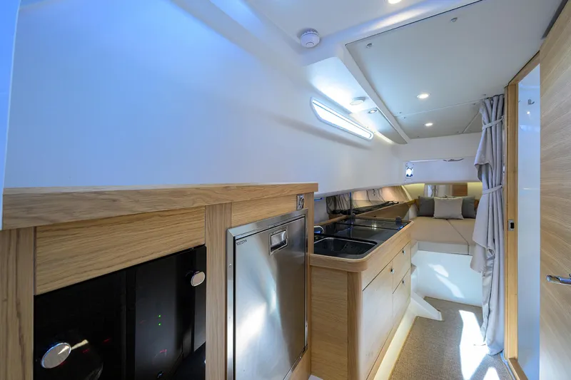 Sea Nn Me III Yacht Photos Pics 2024 Nimbus C-11 - Cabin