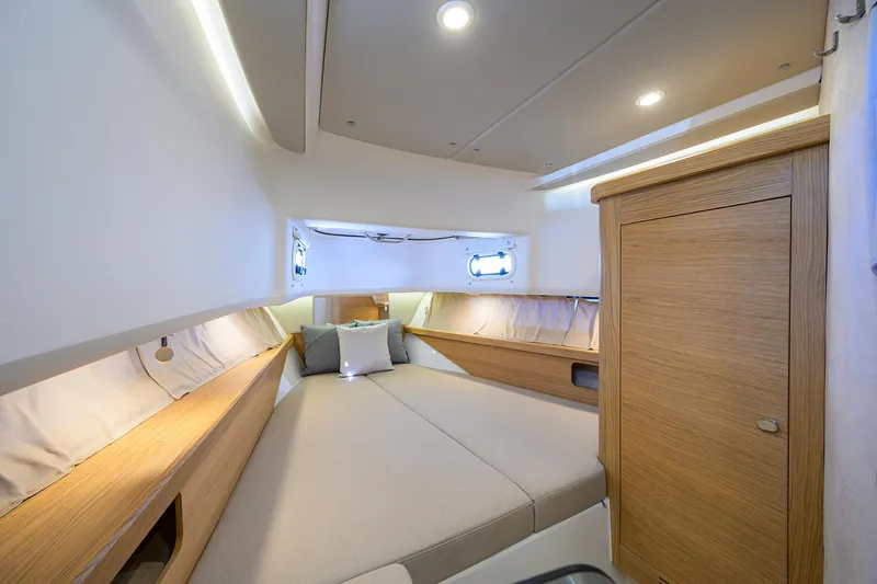 Sea Nn Me III Yacht Photos Pics 2024 Nimbus C-11 - Cabin