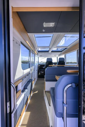 Sea Nn Me III Yacht Photos Pics 2024 Nimbus C-11 - Salon seating