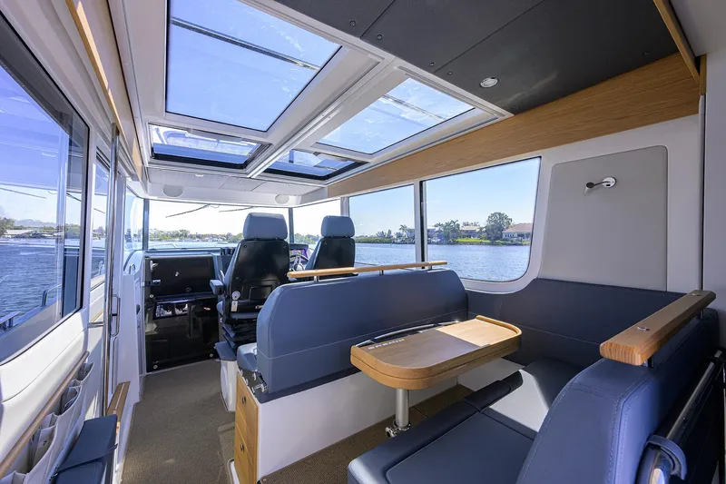 Sea Nn Me III Yacht Photos Pics 2024 Nimbus C-11 - Salon seating