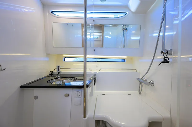 Sea Nn Me III Yacht Photos Pics 2024 Nimbus C-11 - head