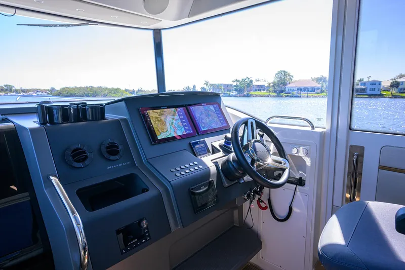 Sea Nn Me III Yacht Photos Pics 2024 Nimbus C-11 - Helm