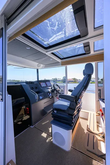 Sea Nn Me III Yacht Photos Pics 2024 Nimbus C-11 - Helm