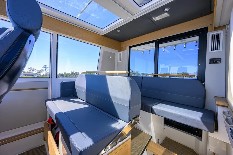 Sea Nn Me III Yacht Photos Pics 2024 Nimbus C-11 - Salon seating