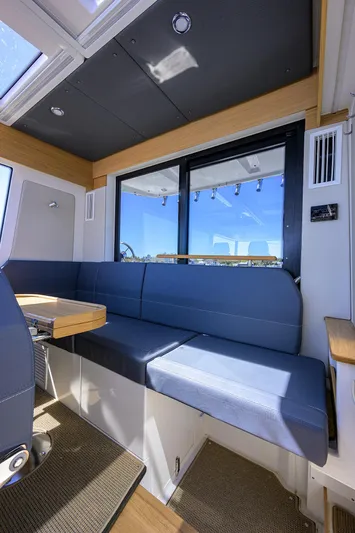 Sea Nn Me III Yacht Photos Pics 2024 Nimbus C-11 - Salon seating