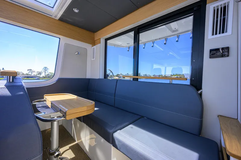 Sea Nn Me III Yacht Photos Pics 2024 Nimbus C-11 - Salon seating