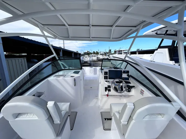  Yacht Photos Pics 2024 Twin Vee 240 Gfx Dc - Image 8