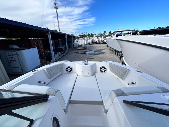  Yacht Photos Pics 2024 Twin Vee 240 Gfx Dc - Image 5