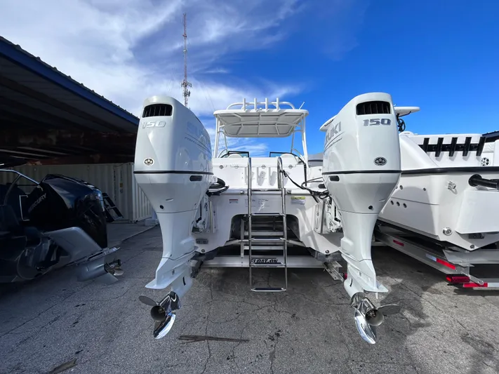  Yacht Photos Pics 2024 Twin Vee 240 Gfx Dc - Image 4