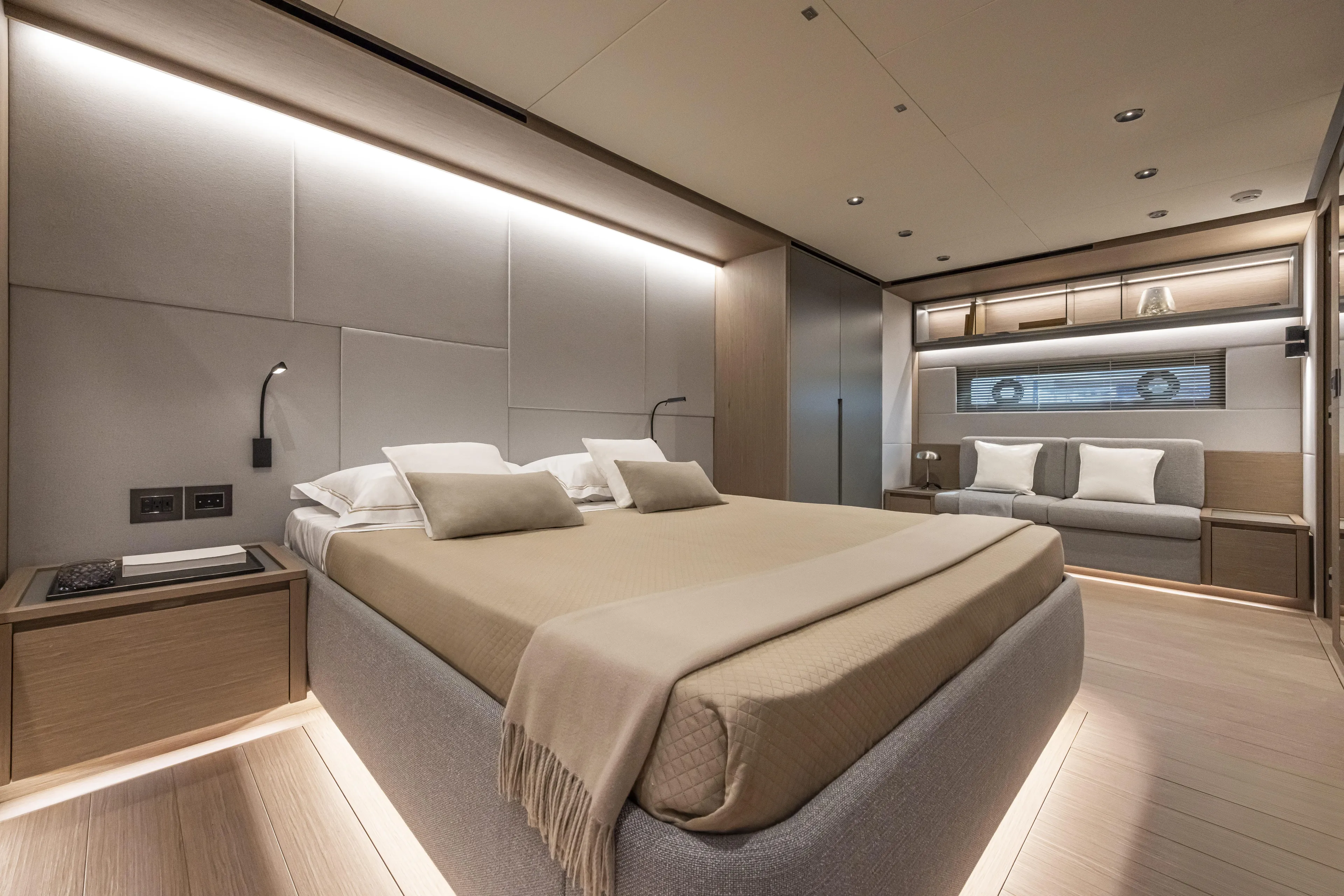 Pardo 75 Gt Yacht Photos Pics PARDO 75GT: SUPERYACHT OWNER CABIN