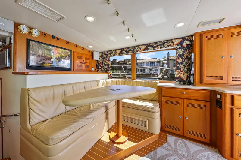 Legacy Yacht Photos Pics 