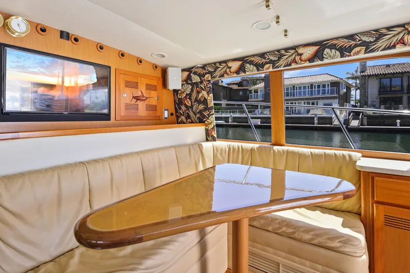 Legacy Yacht Photos Pics 