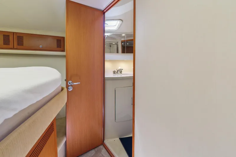 Legacy Yacht Photos Pics 