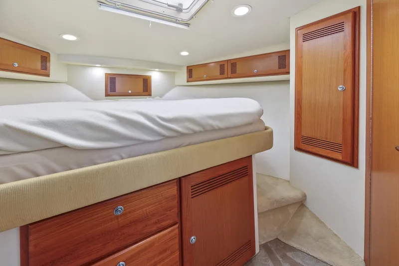 Legacy Yacht Photos Pics 