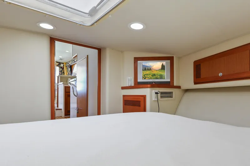 Legacy Yacht Photos Pics 