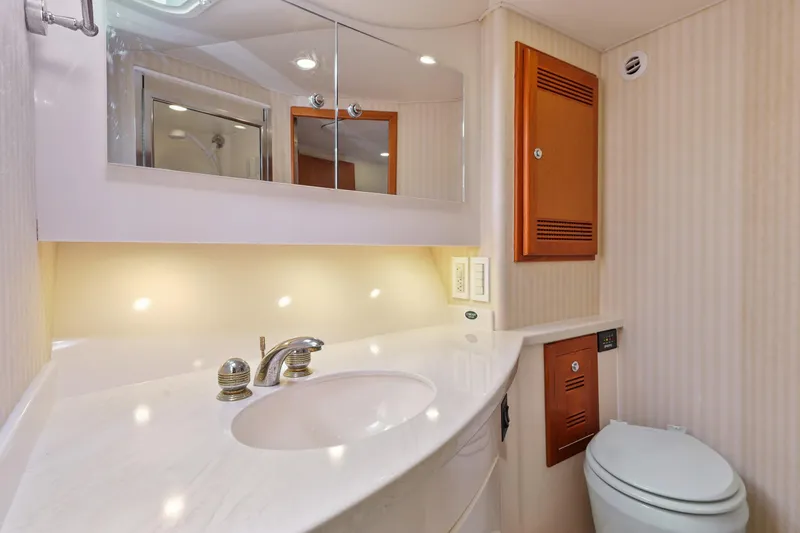 Legacy Yacht Photos Pics 